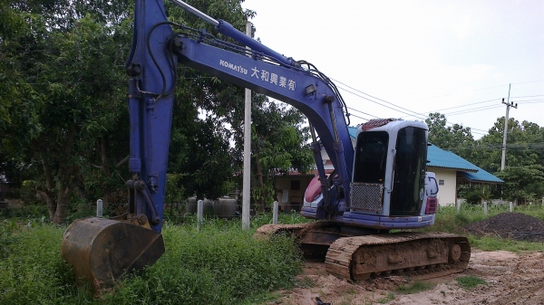 ขายkomatsu 128usไฟฟ้าครบทุกจุดแอร์หนาวพร้อมลายแย๊ก