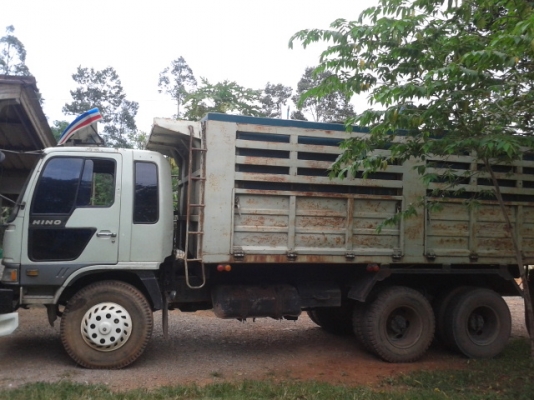 ขายด่วนสิบล้อดั้ม  2เพลา F17 พร้อมใช้งาน พร้อมถังใส่นํ้ายาง 17500 ลิตร