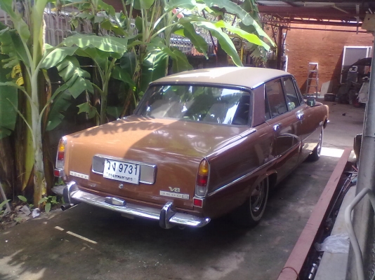 ROVER โบราณ 3500S V8