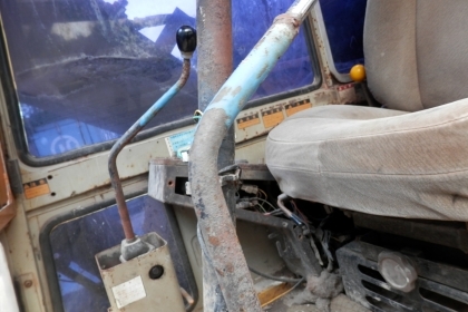 แบคโฮล้อยาง KOMATSU PW100-3-2เพลา มีแอร์ ลายหัวเจาะ อินวอยซ์