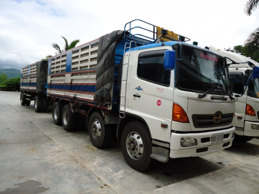 ต้องการขายรถสิบล้อคอกเกษตรแม่12ล้อ+ลูกสองเพลา