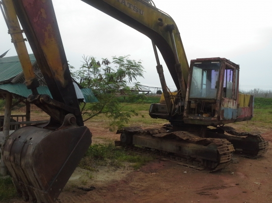 ขายด่วน   PC  200-3   รถใช้ได้ดีตักทรายวันละ60-100   เที่ยวต่อวัน  หรือแยกขายอะไหล่จะเอาตรงไหนบอกมา