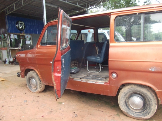 ตู้ ford transit