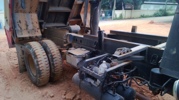 6ล้อดั้มFTR33F2 4 ยูโร2ยาง900-20ดอกเต็ม ใช้มือเดียว  รถปลายปี*48สวย เดิมๆ