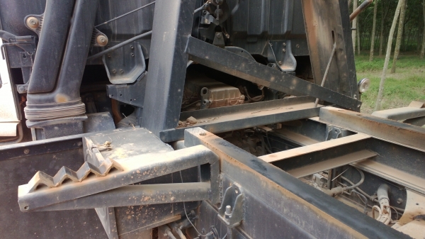 6ล้อดั้มFTR33F2 4 ยูโร2ยาง900-20ดอกเต็ม ใช้มือเดียว  รถปลายปี*48สวย เดิมๆ