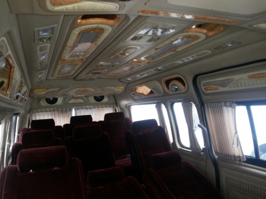 ขายรถตู้ Commuter รุ่นใหม่ แต่ง VIP รอบคัน
