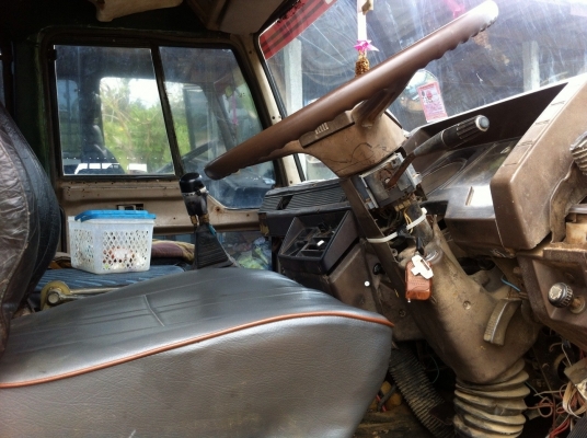 MITSUBISHI FUSO FN527 MA - 195 HP 6D16 รถหางปลาสิบล้อ 2 เพลา เครื่องเดิมเกียร์เดิม 10 SPEED ภายในเก๋งคอนโซลเรือนไมล์สวยครบ พวงมาลัยเพาเวอร์ ระบบเบรคทริ๊ปฟี้ ช่วงล่างคัชซีสวยเดิมๆไม่มีบวม ยางสภาพดี 10 เส้นประมาณ 70\% พร้อมลากพร้อมบรรทุกได้เลย เอกสารทะเบียนภ