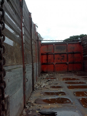 ขาย กระบะบรรทุก 10 ล้อ 6.0 - 2.50 เมตร ขาย กระบะบรรทุก 10 ล้อ 6.0 - 2.50 เมตร