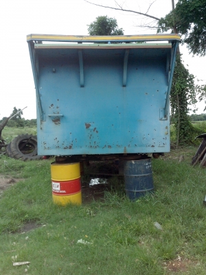 ขาย กระบะบรรทุก 10 ล้อ 6.0 - 2.50 เมตร ขาย กระบะบรรทุก 10 ล้อ 6.0 - 2.50 เมตร