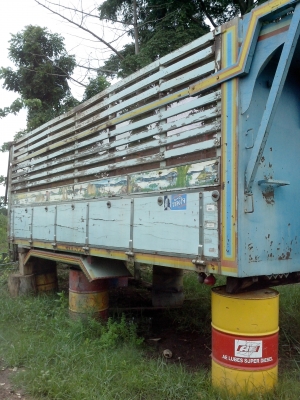 ขาย กระบะบรรทุก 10 ล้อ 6.0 - 2.50 เมตร ขาย กระบะบรรทุก 10 ล้อ 6.0 - 2.50 เมตร