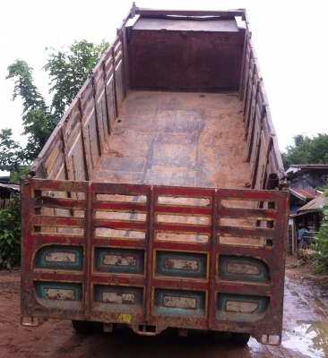 HINO F18 - 185 HP HO7C สิบล้อดั๊มพ์ 2 เพลา กระบะดั๊มพ์มิเนียม 12 ตันสภาพสวย เครื่องเดิมๆเกียร์ HO แห้งดีแรงดีไม่มีเยิ้ม หัวเก๋งบางๆเดิมๆดีมากครับภายในเก๋งคอนโซลสวย พวงมาลัยเพาเวอร์ ระบบเบรคทริ๊ปฟี้ ช่วงล่างคัชซีสวยไม่มีแตกไม่มีบวม ยางสภาพดี 70\% พร้อมบรรทุ HINO F18 - 185 HP HO7C สิบล้อดั๊มพ์ 2 เพลา กระบะดั๊มพ์มิเนียม 12 ตันสภาพสวย เครื่องเดิมๆเกียร์ HO แห้งดีแรงดีไม่มีเยิ้ม หัวเก๋งบางๆเดิมๆดีมากครับภายในเก๋งคอนโซลสวย พวงมาลัยเพาเวอร์ ระบบเบรคทริ๊ปฟี้ ช่วงล่างคัชซีสวยไม่มีแตกไม่มีบวม ยางสภาพดี 70\% พร้อมบรรทุ