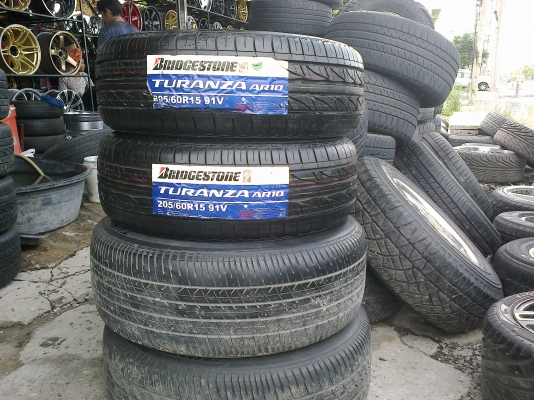 ขายยางใหม่ 205 60 15 bridgestone คู่ละ2900 0806260417 เล็กคร