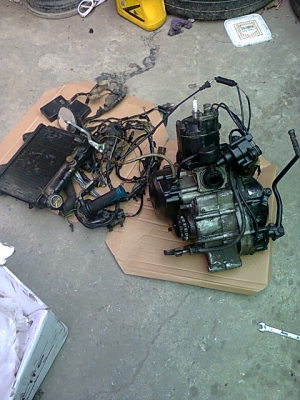 ขายเครื่อง HONDA 150cc พร้อมชุดไฟพร้อมกล่อง1500