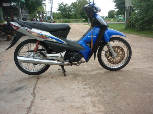 ขาย เวฟ 100สามคัน 110i 1คัน ขายสี่คันๆละ 16900 บาท ขาย เวฟ 100สามคัน 110i 1คัน ขายสี่คันๆละ 16900 บาท