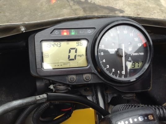 ขาย(แลก-เทิร์น)CBR954ตัวสนาม ปี2003กุญแจชิบ หัวฉีด ไมค์ดิจิตอล อินวอย+สพมแท้ๆ ของแต่งตามรูปเครื่องฟิตไม่มีเย้มสภาพจบแรงโครตๆ