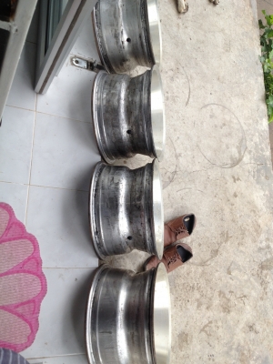 ขายล้อ Enkei ขอบ 15x8.5 ออฟ-20 6/139.7 ออฟลึกๆ 3.5 นิ้วครับ