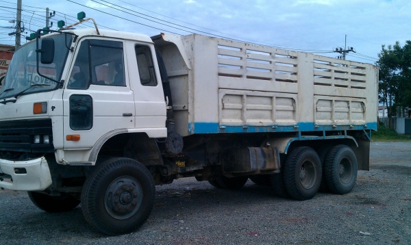 Nissan UD 265 แรง ยางใหม่ 10 เส้นเบรคจิฟฟี่ สองเพลาดัมพ์ Nissan UD 265 แรง ยางใหม่ 10 เส้นเบรคจิฟฟี่ สองเพลาดัมพ์