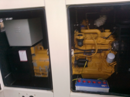 ขายเครื่องปั่นไฟ ยี่ห้อ จอห์นเดียร์ 100 KVA. SETนอก