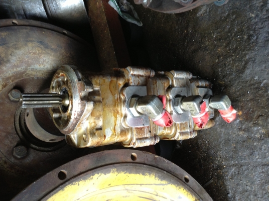 ปั้มไฮโดรลิค.สามตอน PC40-7