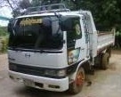HINO FD 195 HP HO7D หกล้อดั๊มพ์ สมอเงินสวยจัด ภายในเก๋งคอนโซลสวยครบพร้อม CD-MP3 แอร์เย็น พ.เพาเวอร์ ก.ไฟฟ้า ระบบเบรคทริ๊ปฟี้ กระบะดั๊มพ์เหล็ก 6 ตันยิงหน้าความยาว 3.60 เมตร ช่วงล่างคัชซีสวย ยาง 8.25 ขอบ 16 สภาพดี 70\% พร้อมบรรทุกพร้อมใช้งาน เอกสารทะเบียนภาษ