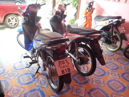 เวป110 สีน้ำเงินปี2010  สีชมภูขาวปี2011 เดิมๆมือเดียวป้ายแดงทั้ง2คัน ขายเหมา43000เลยคับ