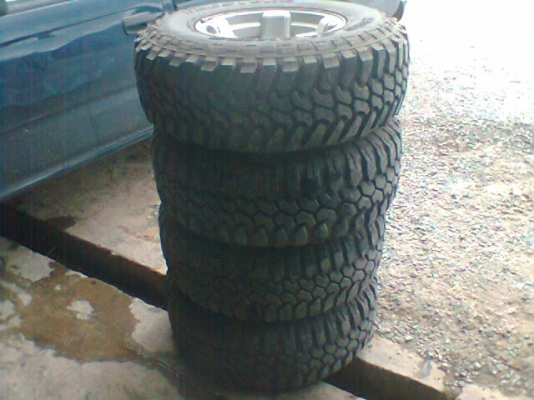 ขายด่วนยางบวกล้อแม็กอยู่เวียงสระสุราษฎร์ธานี