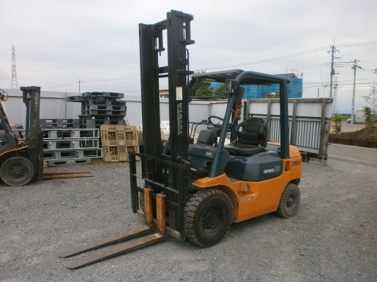 ขาย TOYOTA 7 FD 25  เครื่องยนต์ ดีเซล