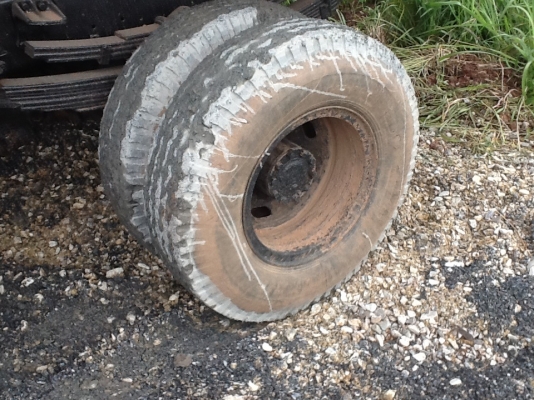 ขายด่วนFD3HL เครื่อง HO7D 195HP ขาย950000วางเงิน350000ออกรถได้เลยดอกเบี้ย9บาทต่อปีครับ