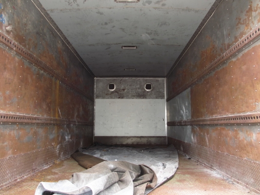 ขายตู้แห้งใส่รถ6ล้อ ประตู2บาน ยาว5เมตร สภาพดี ขายตู้แห้งใส่รถ6ล้อ ประตู2บาน ยาว5เมตร สภาพดี