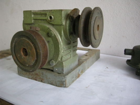 เกียร์ทด 1-40 TAIWAN พร้อมแท่น