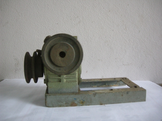 เกียร์ทด 1-40 TAIWAN พร้อมแท่น เกียร์ทด 1-40 TAIWAN พร้อมแท่น