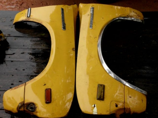 ขายแก้มช้างเหยียบ+โลโก้แก้มแท้สภาพบางเดิมสวยๆซ้ายขวา1500