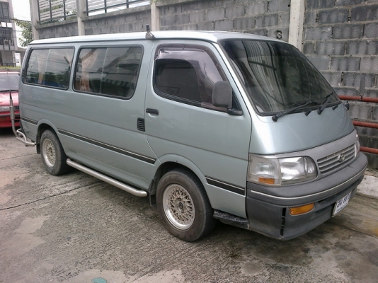 ขายรถตู้ Toyota Hiace หัวจรวดหลังคาเตี้ย