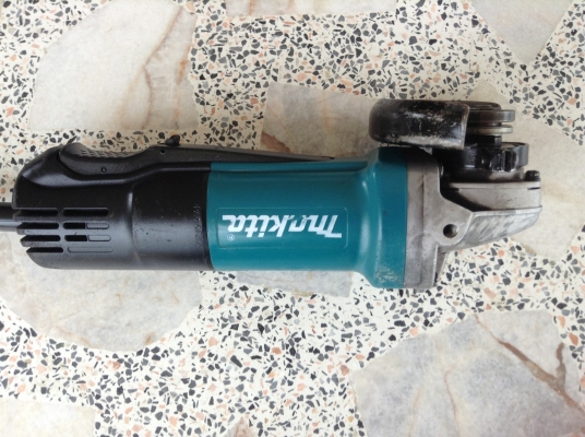 ขายหินเจียร 4" Makita รุ่น 9556HP ขายหินเจียร 4" Makita รุ่น 9556HP