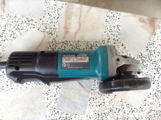 ขายหินเจียร 4" Makita รุ่น 9556HP