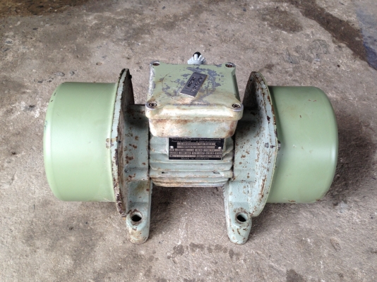 ขายมอเตอร์สั่น Friedrich ตบปูน ขนาด 0.25 kw. 220/380 V สภาพสวย พร้อมใช้งาน