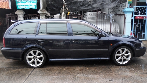 ขาย  รถครอบครัว SKODA OCTAVIA 2.0  ออร์โต้ รถสวยๆ เดิมๆ