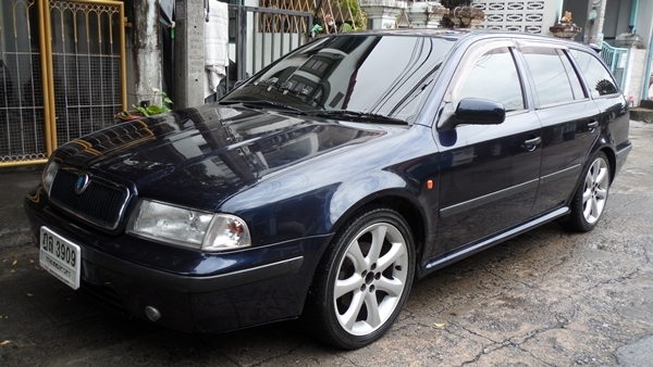 ขาย  รถครอบครัว SKODA OCTAVIA 2.0  ออร์โต้ รถสวยๆ เดิมๆ