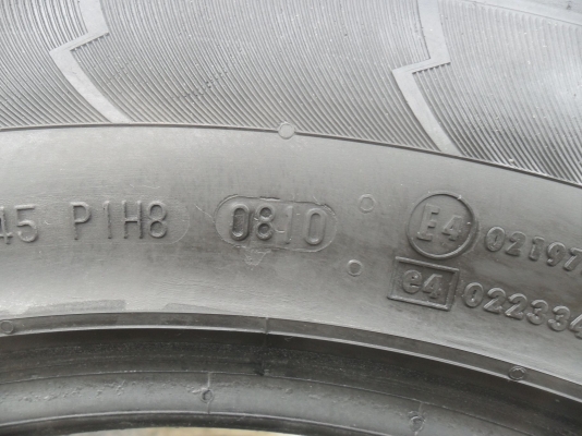 ยาง Continental 235/60R18 ปี10 สวยๆ 4 เส้น ราคา 3800 บาท