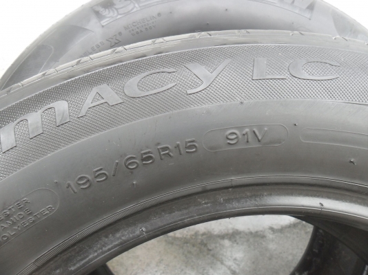ยาง 195/65R15 สวยๆ 4 เส้น ราคา 1300 บาท