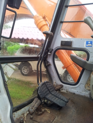 HITACHI EX120-2 เก่านอกไม่เคยใช้งานในไทย ไฟฟ้าเต็มบูมอาร์มพิเศษ เก็บรั่วซีมเรียบร้อย(พร้อมทำเล่มทะเบียนเรียบรัอย) 950,000