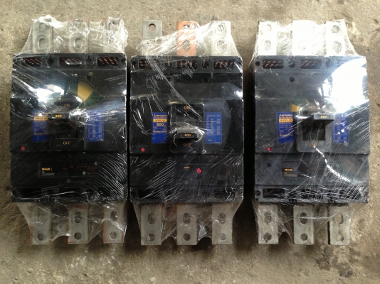 ขาย เบรคเกอร์ mitsubishi 3 เฟส ขนาด 800,600,500 Amp. สภาพสวย แบ่งขายครับ