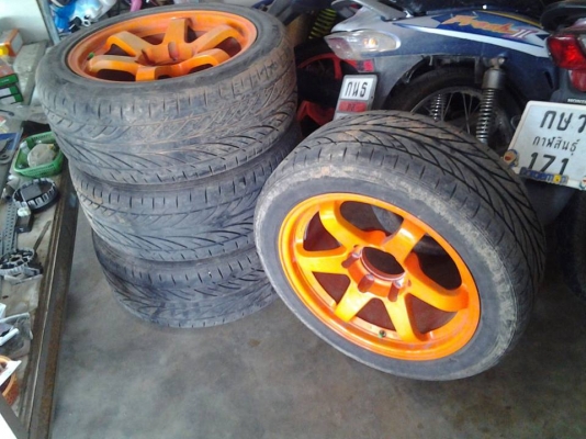 ขายแม็กขอบ 17 พร้อมยางครับ