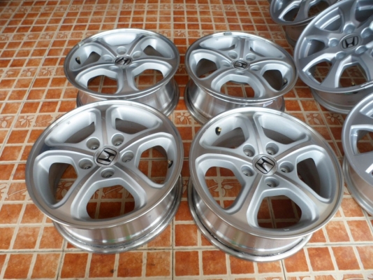 แม็ก civic FD&amp;FB(3ชุด ชุดละ4วงครับ) ชุดที่1. 2,800บ / ชุดที่2. 3,500บ / ชุดที่3. 4,500บ ทุกชุด ขายตามสถาพ ตามปีครับ สนใจชุดใหน ขอรายละเอียดแต่ละรูปได้เลยครับt.085-227-5772 (วี )รังสิต LINE ID : veeshop