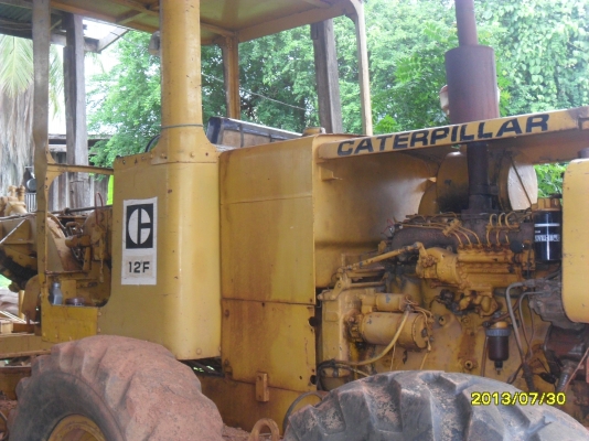 รถเกรด CAT 12 F