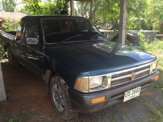 TOYOTA HILUX MIGHTY-X EXTRACAB 2.5 MT ปี 39 รถบ้านสีบางเดิมๆ เครื่องแห้งแรงดีไม่มีเยิ้ม ภายในเก๋งคอนโซลภายในสวยครบ แอร์เย็น พวงมาลัยเพาเวอร์ กระบะปูพื้นยางลายเนอร์ครบแล้ว ช่วงล่างแน่น ยางสภาพดี 4 เส้นประมาณ 70\% พร้อมใช้งาน เอกสารทะเบียนภาษีครบพร้อมโอน ราค