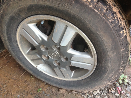 TOYOTA HILUX MIGHTY-X EXTRACAB 2.5 MT ปี 39 รถบ้านสีบางเดิมๆ เครื่องแห้งแรงดีไม่มีเยิ้ม ภายในเก๋งคอนโซลภายในสวยครบ แอร์เย็น พวงมาลัยเพาเวอร์ กระบะปูพื้นยางลายเนอร์ครบแล้ว ช่วงล่างแน่น ยางสภาพดี 4 เส้นประมาณ 70\% พร้อมใช้งาน เอกสารทะเบียนภาษีครบพร้อมโอน ราค