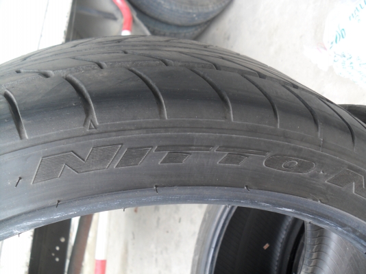 ยาง Nitto 245/35 R20 ปี 2012 วิ่งไม่ถึง 20,000 Km.สภาพสวย