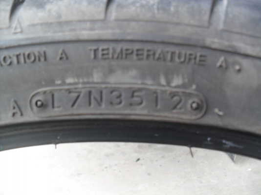 ยาง Nitto 245/35 R20 ปี 2012 วิ่งไม่ถึง 20,000 Km.สภาพสวย