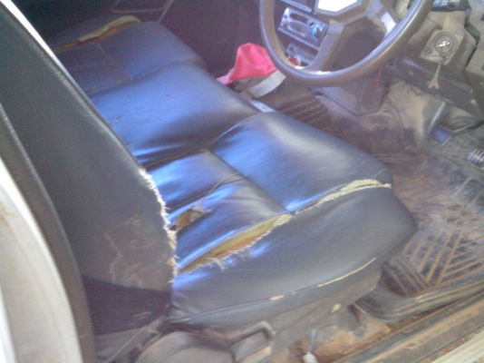 ขายNISSAN 2,5 ฝาแดง ตอนเดียวปี36